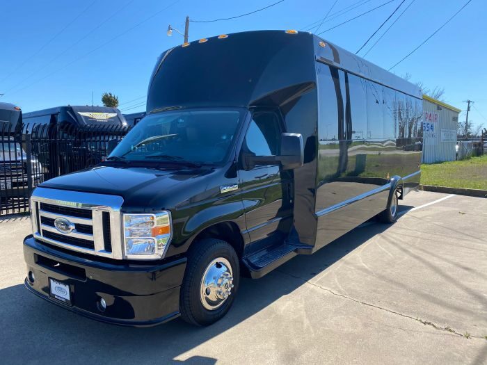 Black party bus – Fort Lupton limo service
